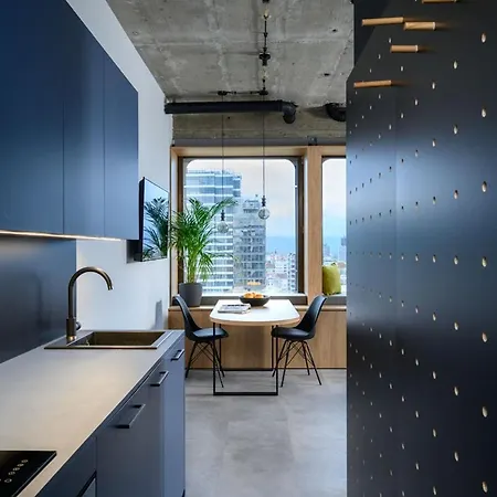 Delo 2.0. ليوبليانا