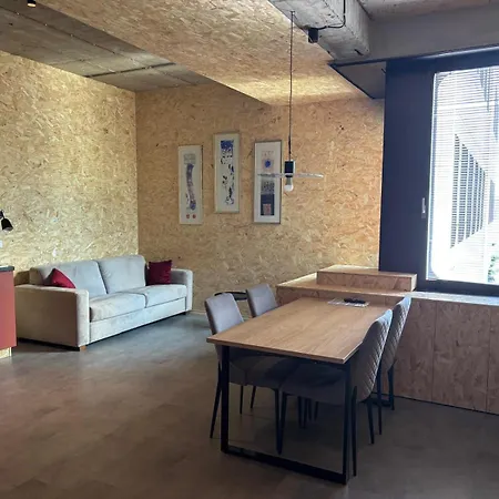 Apartma Delo 2.0. *